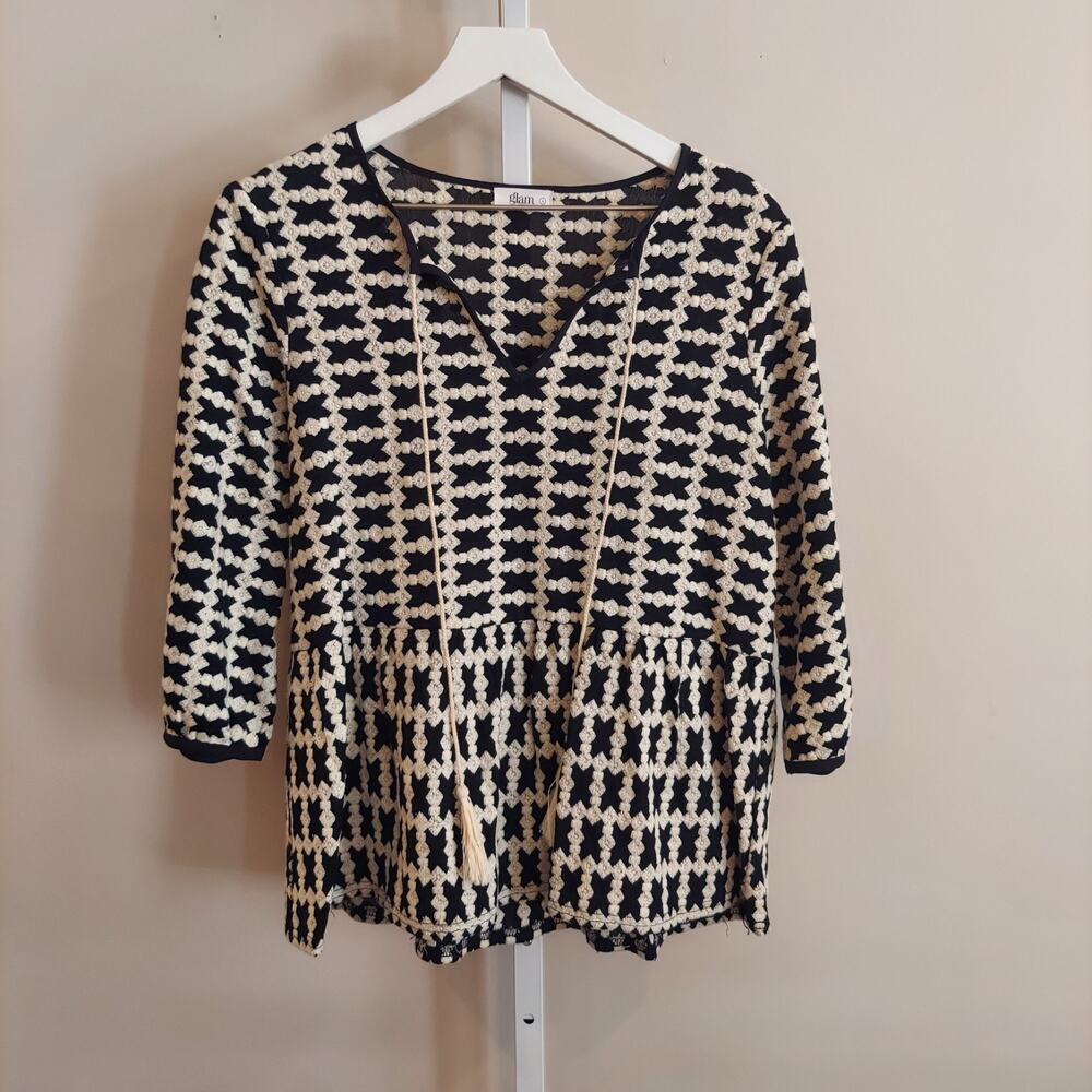 Glam Boho Textured Peplum Top Small Black White Geometric Tassles Chic